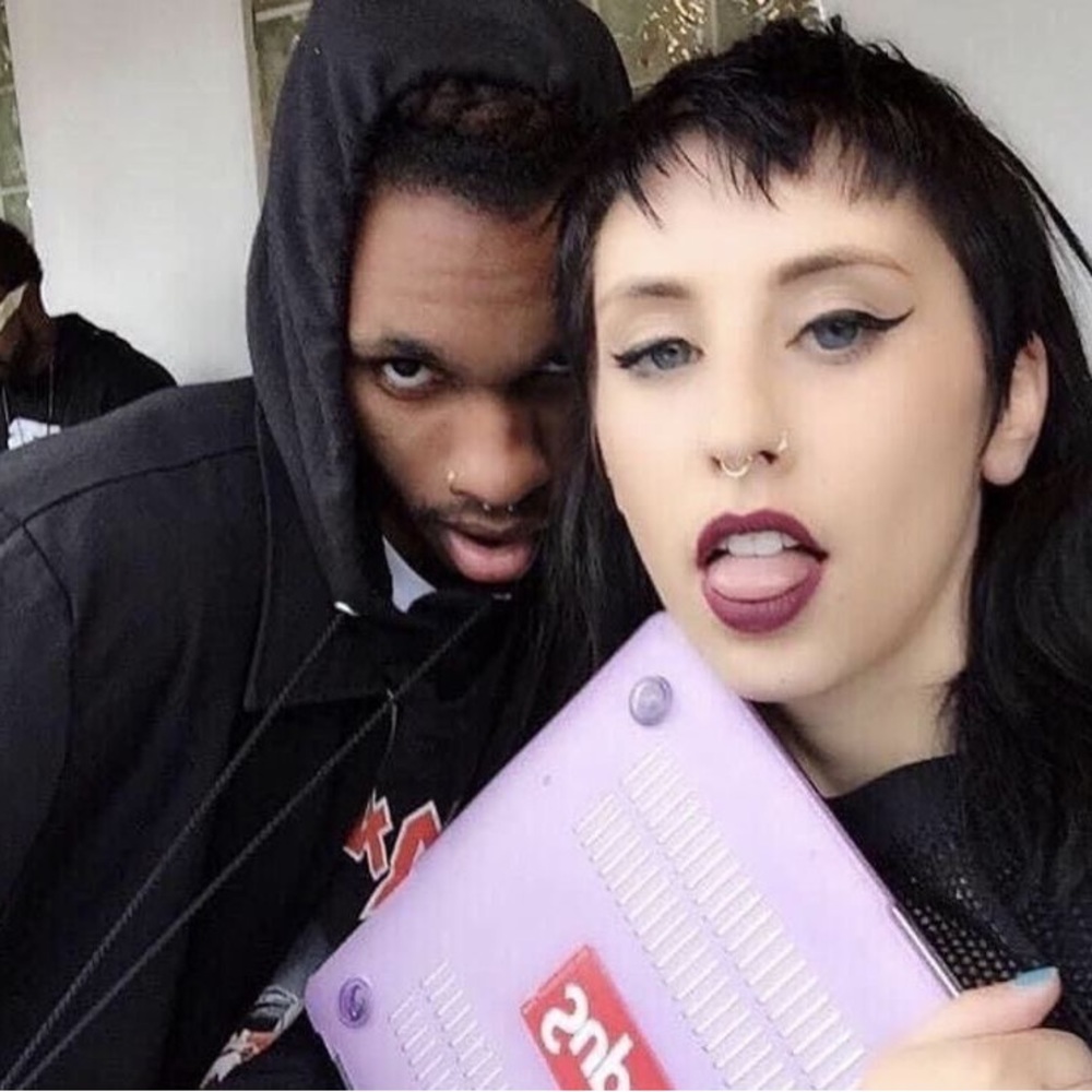 Meet your Posher, Migi